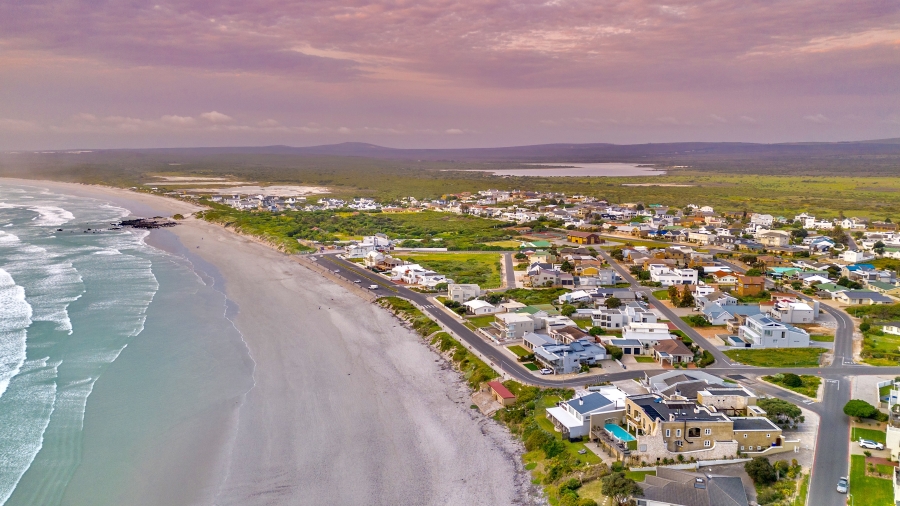 7 Bedroom Property for Sale in Yzerfontein Western Cape